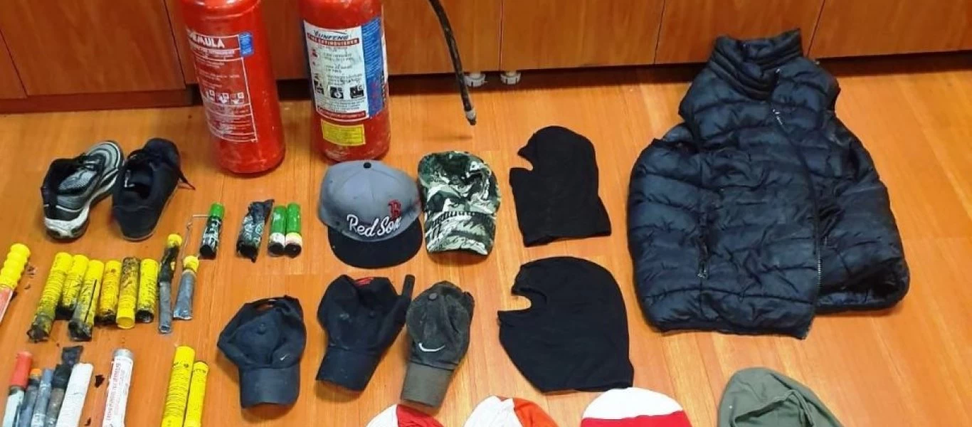 Δείτε τα «πολεμοφόδια» που χρησιμοποίησαν οι οπαδοί στα επεισόδια στου Ζωγράφου (φώτο)